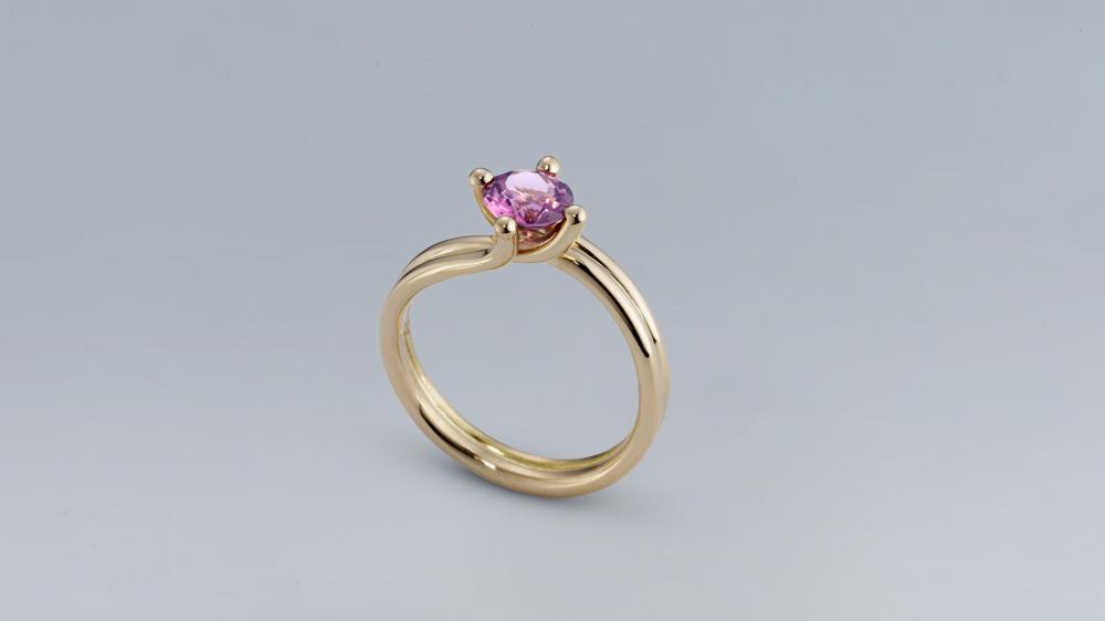 Spinell, 0.79ct, Roségold, CHF 1610